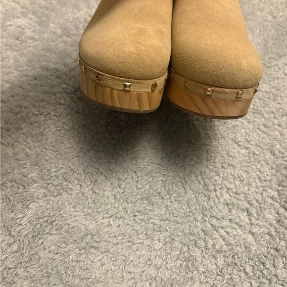 SOLD - Picture 5 of 8